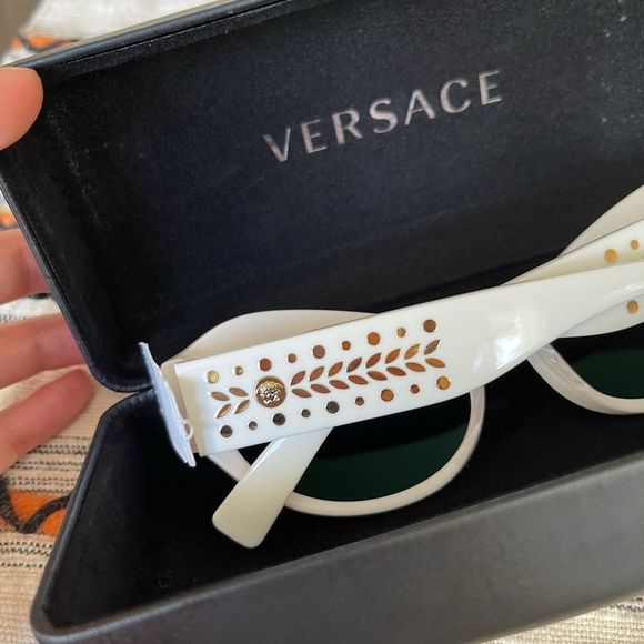New Versace 👑 sunglasses - Picture 2 of 8